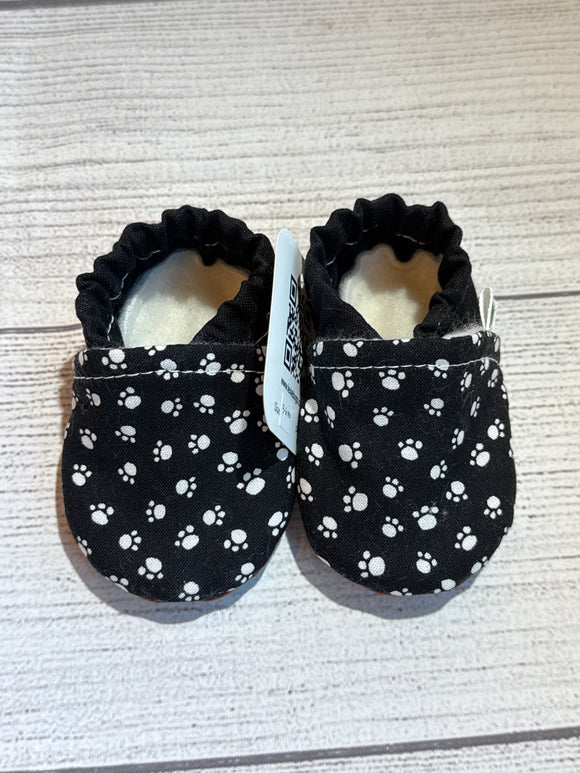 Black Puppy Paws (3-6 months)