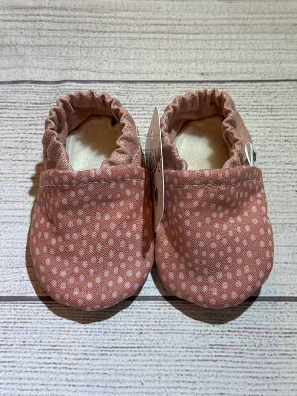 Dusty Rose with Light Pink Dash Dots with Solid Dusty Rose Backing (3-6 months)