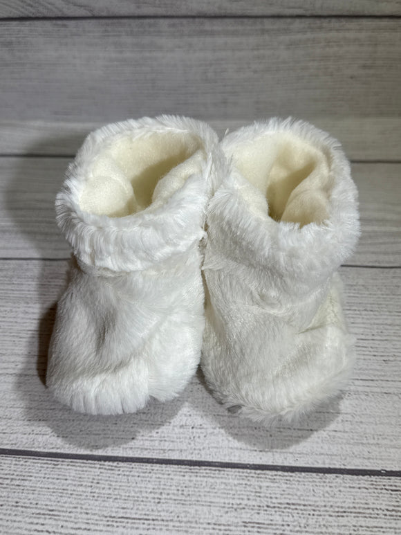 White/Cream Faux Fur Boots (6-9 months)