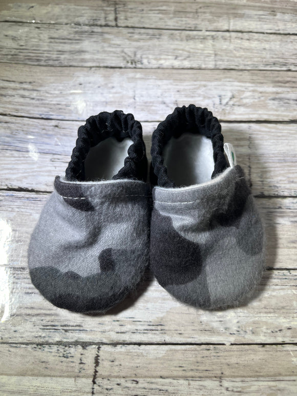 Gray Camouflage Flannel (3-6 months)