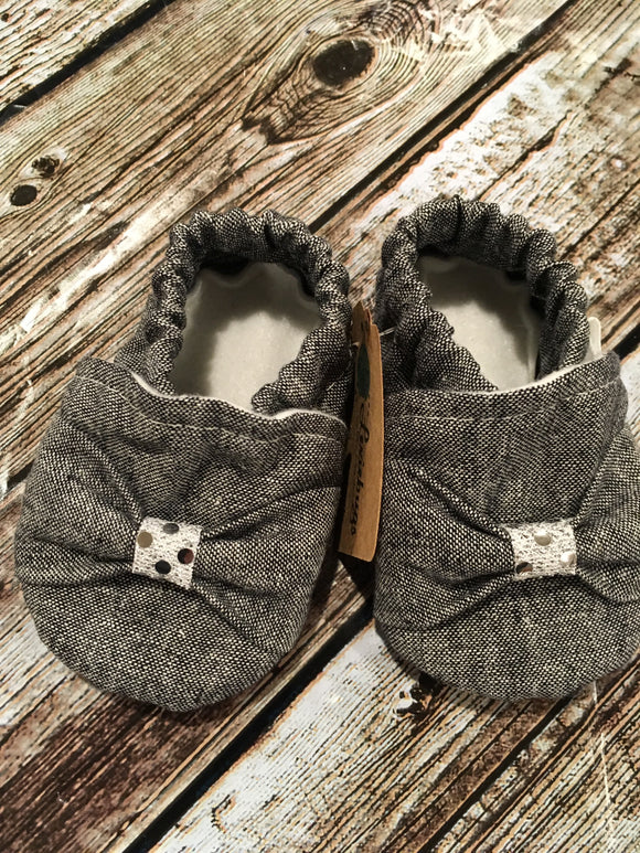 Charcoal Blend Linen Bow with Silver Gather (9-12 months)